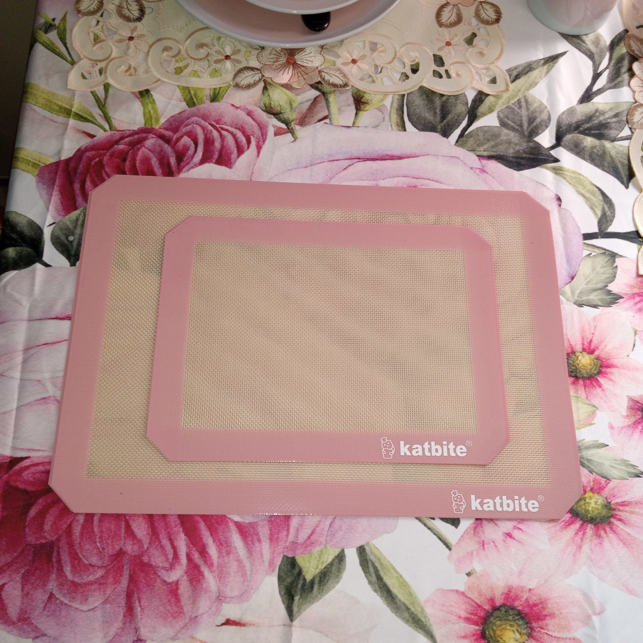 set of 3 pink silicone baking mats