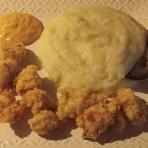 crispy chicken nuggets Chick fil A copycat recipe homemade chicken nuggets fried chicken nuggets easy chicken nugget recipe crispy fried chicken copycat Chick fil A chicken nugget seasoning family meal ideas quick snack recipes