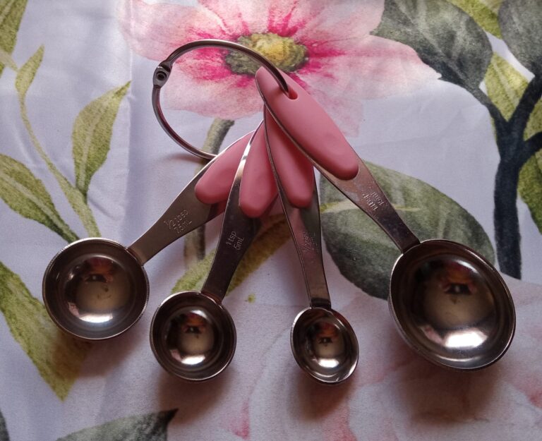 The Adorable and Durable Pink Measuring Spoon Set You Need Now