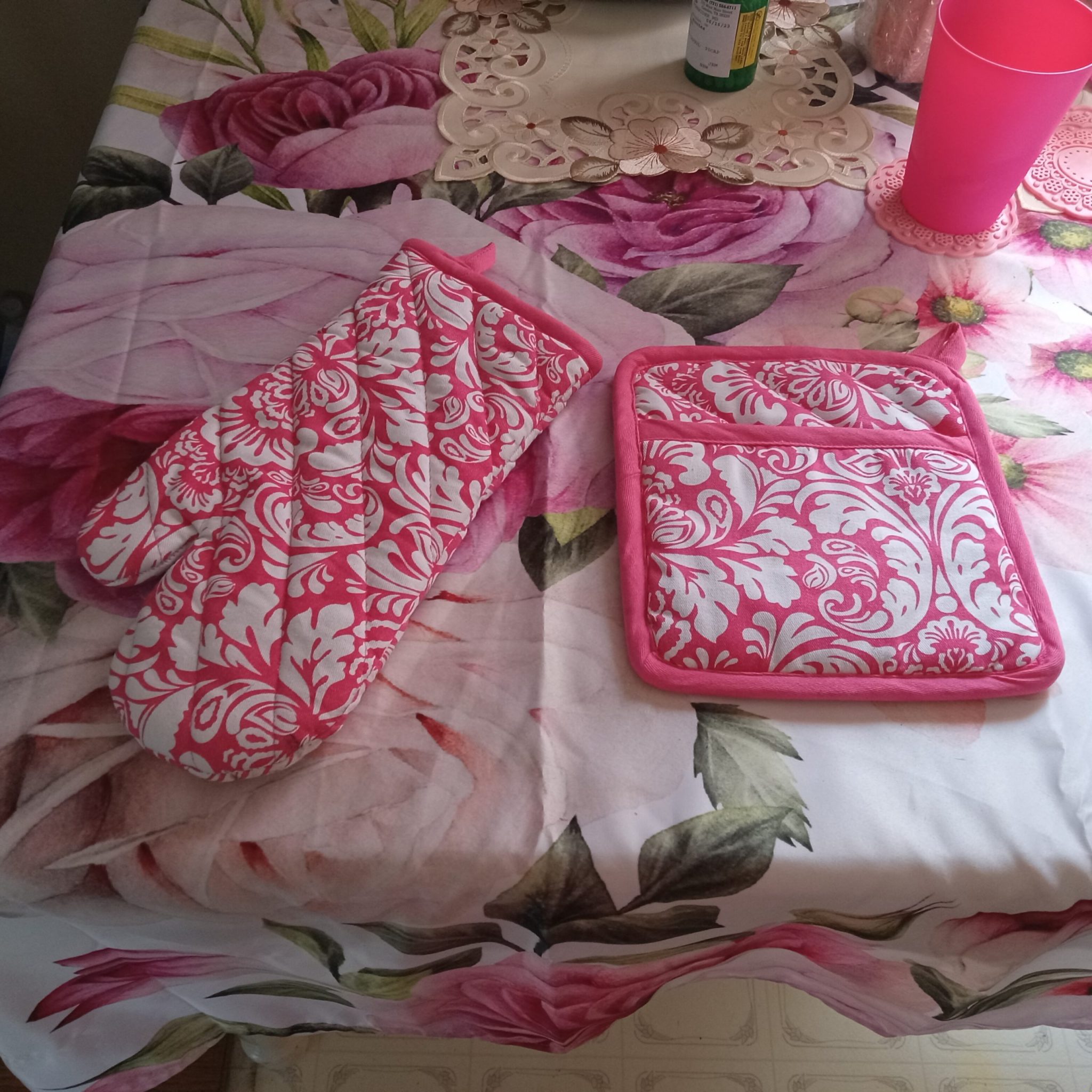 pink quilted pot holder set