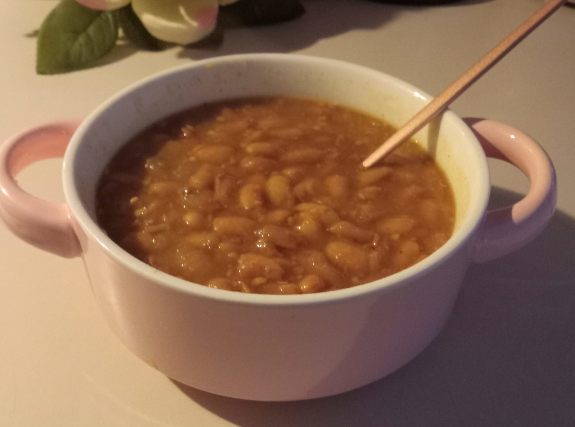 Southern Style Pinto Beans slow cooker pinto beans easy pinto beans chili powder beans slow cooked pinto beans homemade pinto beans comfort food beans Southern beans recipe pinto beans recipe hearty beans recipe