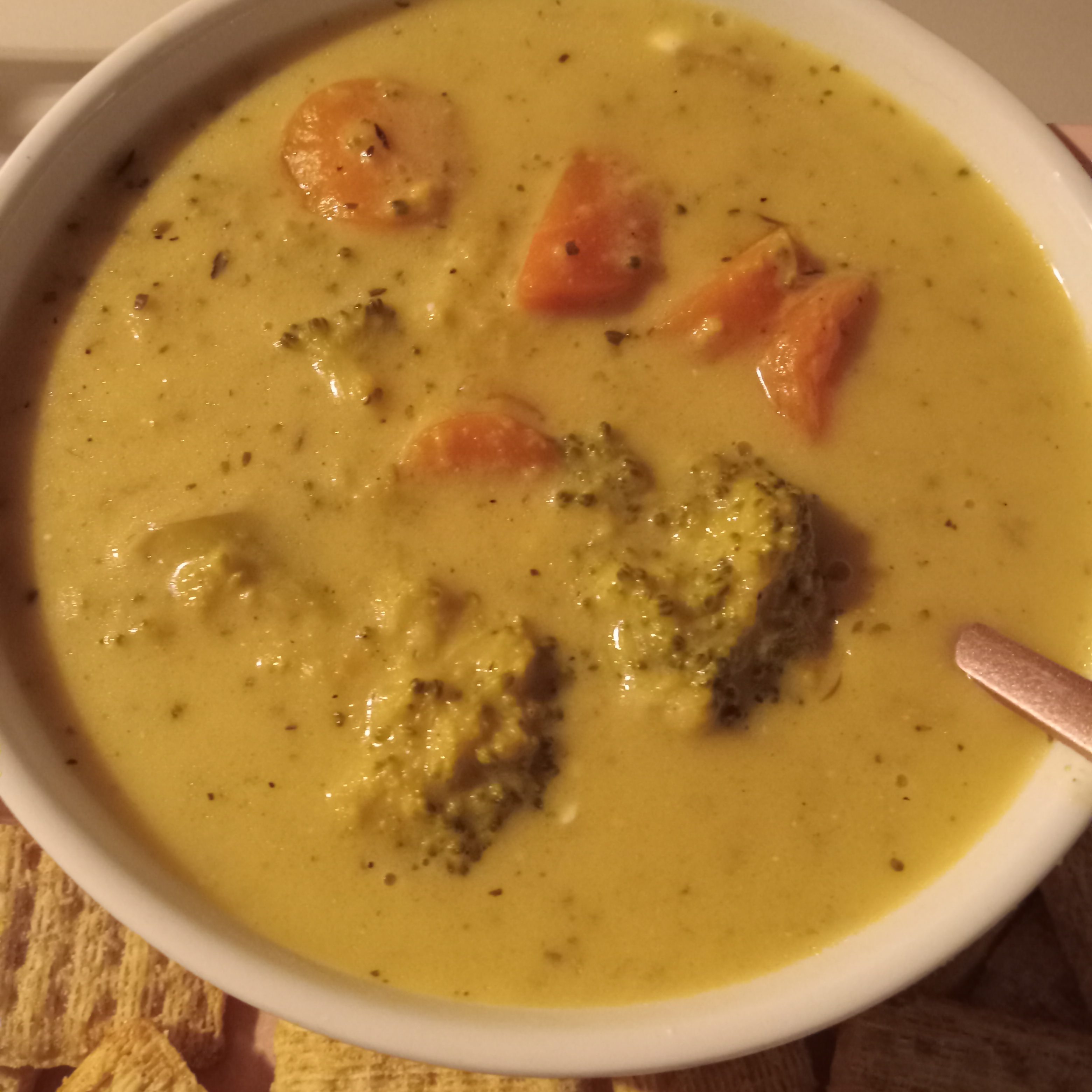 Soul-Warming Slow Cooker Broccoli & Cheese Soup