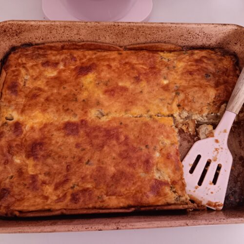 chili and mushroom quiche Cheesy Green Chili Quiche Mushroom Quiche Recipe Breakfast Quiche Easy Quiche Recipe Savory Quiche Mexican Cheese Quiche Green Chili Breakfast Casserole Sautéed Mushroom Quiche Brunch Recipe Comfort Food